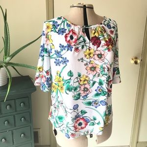 🥳3/$30🌸 NY&Co Romantic Blouse with flowers